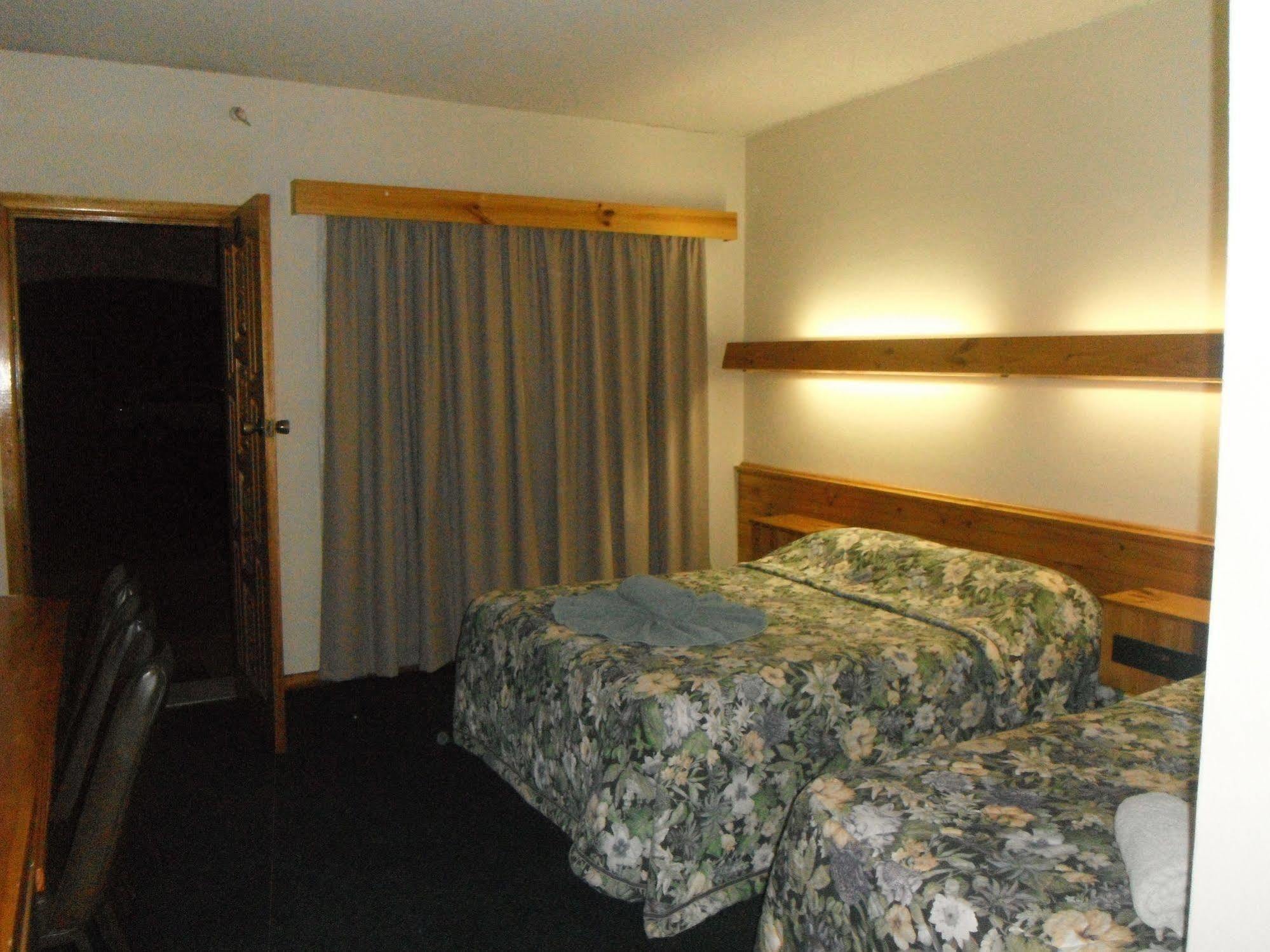Coomacountry Club Motor Inn Exterior foto