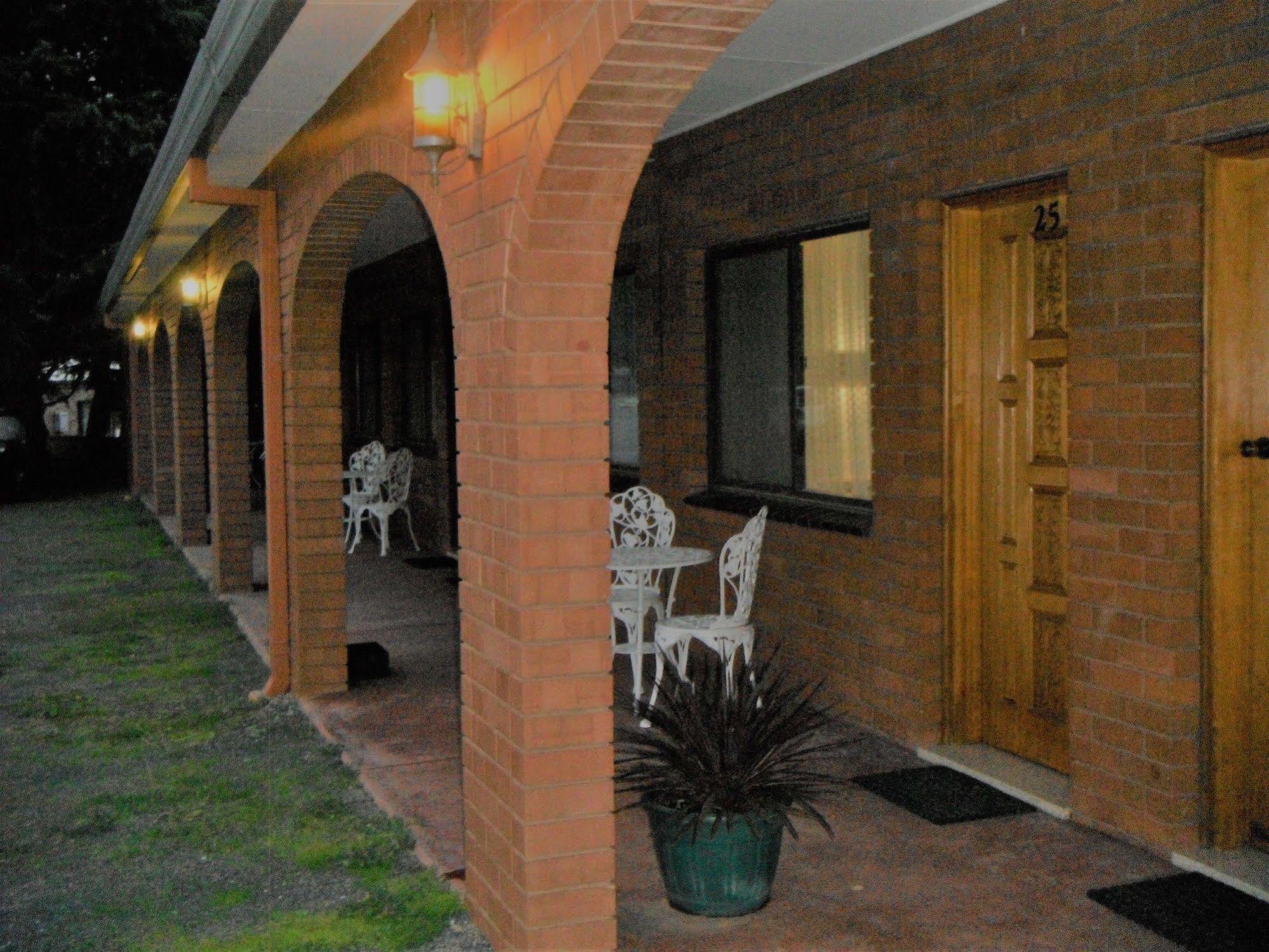 Coomacountry Club Motor Inn Exterior foto