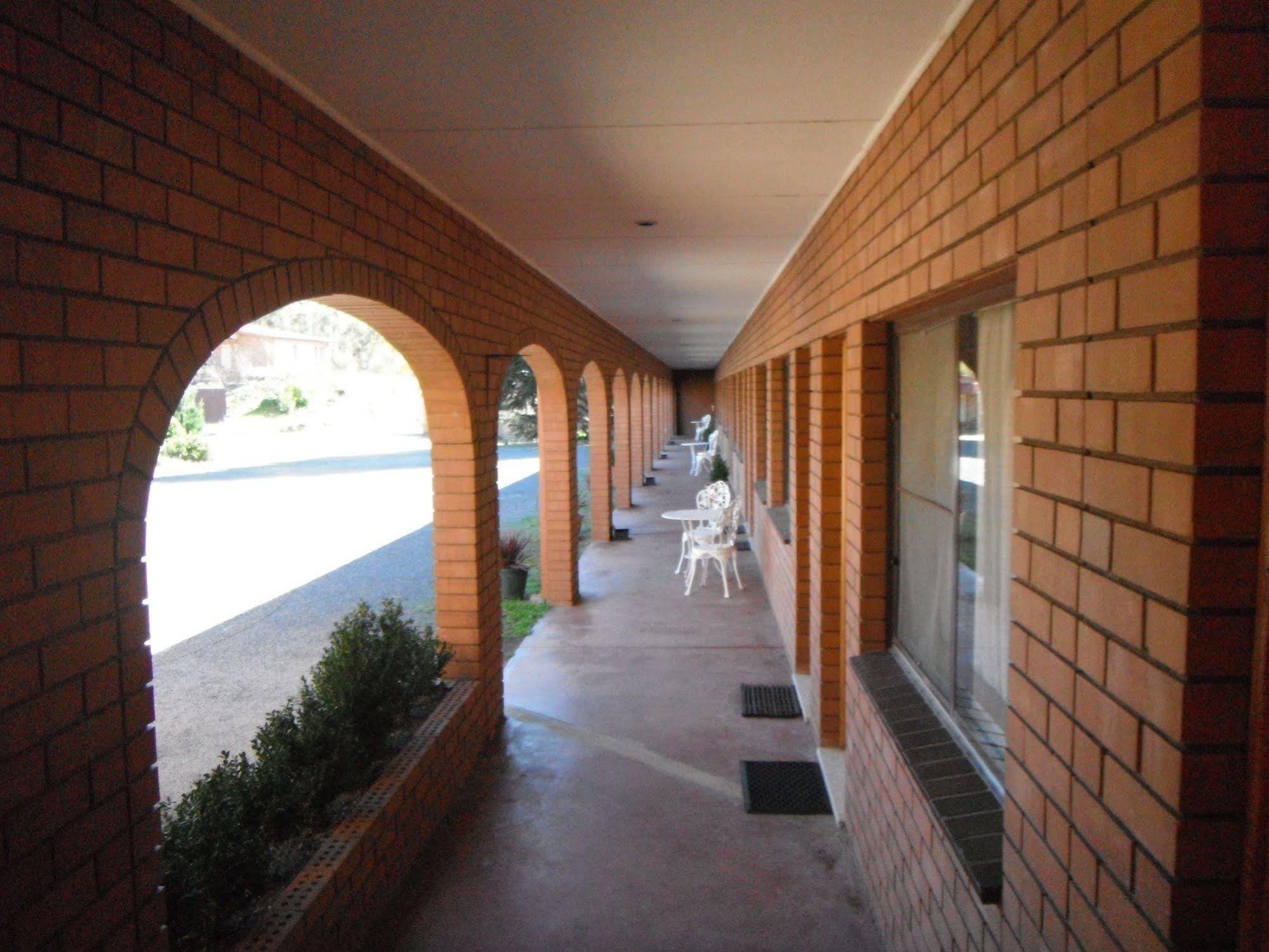 Coomacountry Club Motor Inn Exterior foto