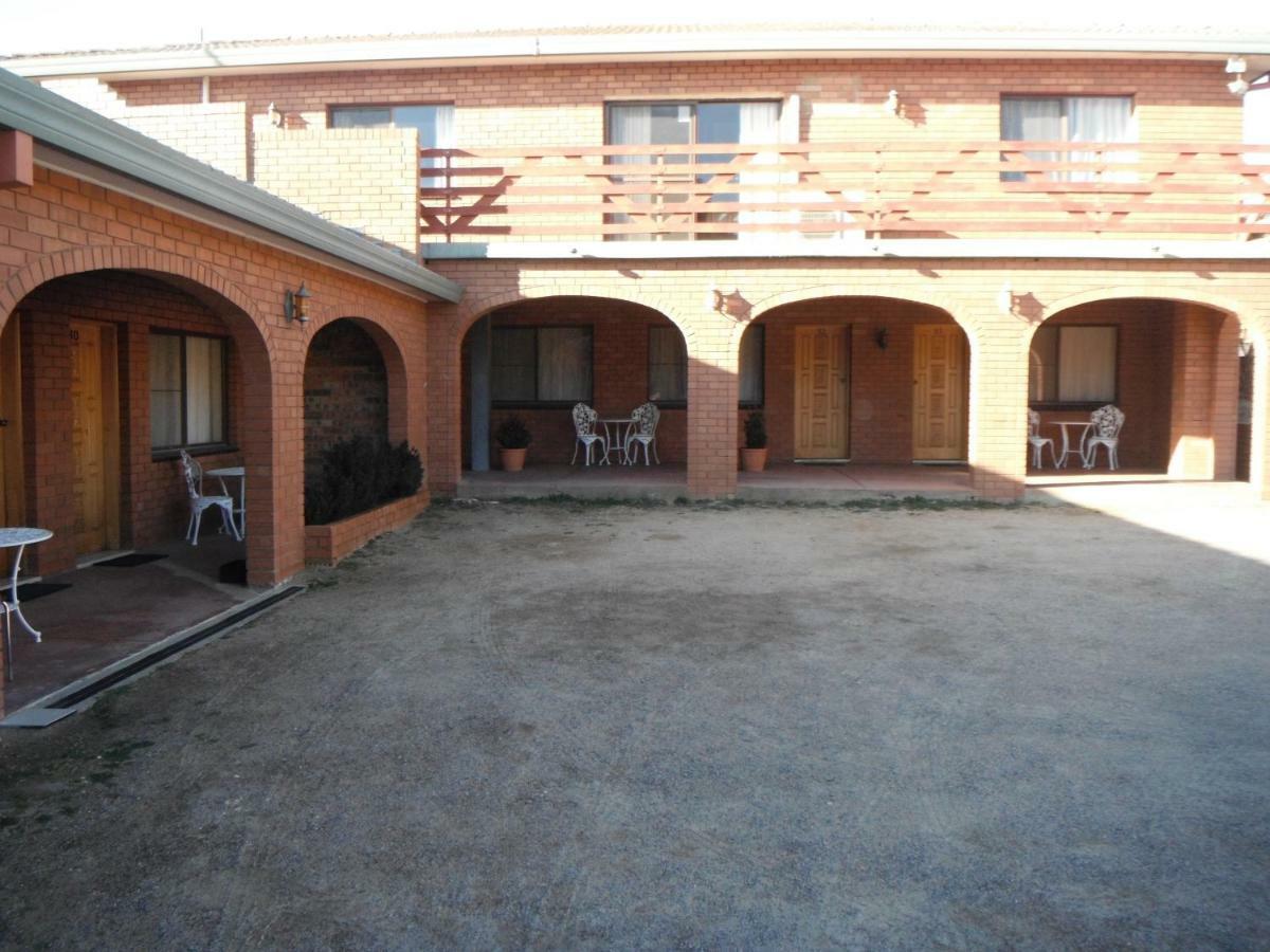 Coomacountry Club Motor Inn Exterior foto